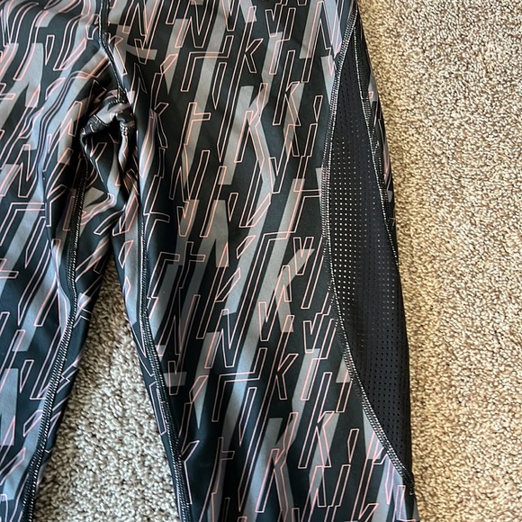 Nike hypercool running tights with mesh accents large - Picture 5 of 6